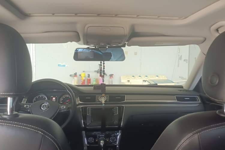 Used Volkswagen Passat 2017 330TSI DSG Prestige Edition Headliner