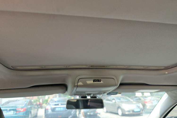 Used Volkswagen Passat 2017 330TSI DSG Luxury Edition Headliner