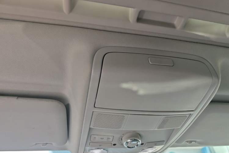 Used Volkswagen Passat 2017 330TSI DSG Luxury Edition Headliner