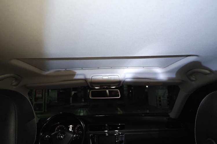 Used Volkswagen Passat 2017 330TSI DSG Luxury Edition Headliner