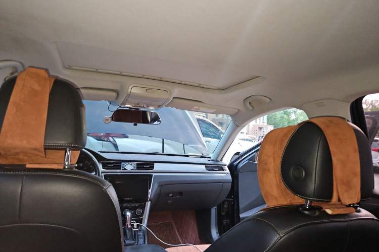 Used Volkswagen Passat 2017 330TSI DSG Luxury Edition Headliner