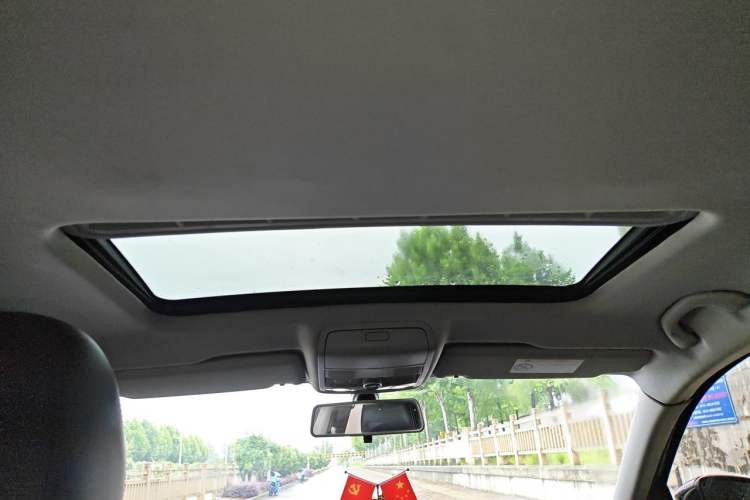Used Volkswagen Passat 2017 330TSI DSG Luxury Edition Headliner