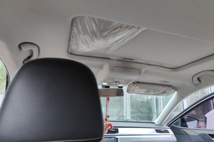 Used Volkswagen Passat 2017 330TSI DSG Luxury Edition Headliner