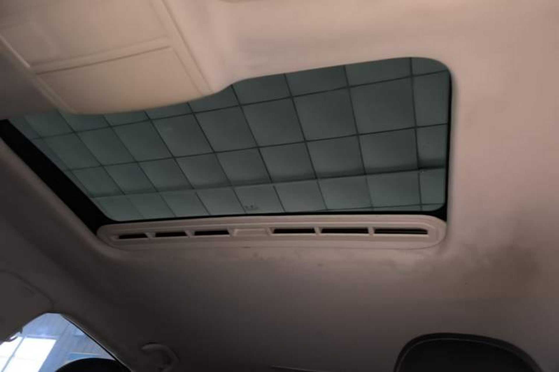 Used Volkswagen Passat 2017 330TSI DSG Luxury Edition Headliner