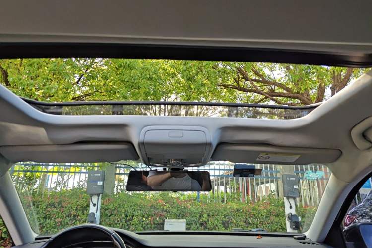 Used Volkswagen Passat 2017 330TSI DSG Luxury Edition Headliner