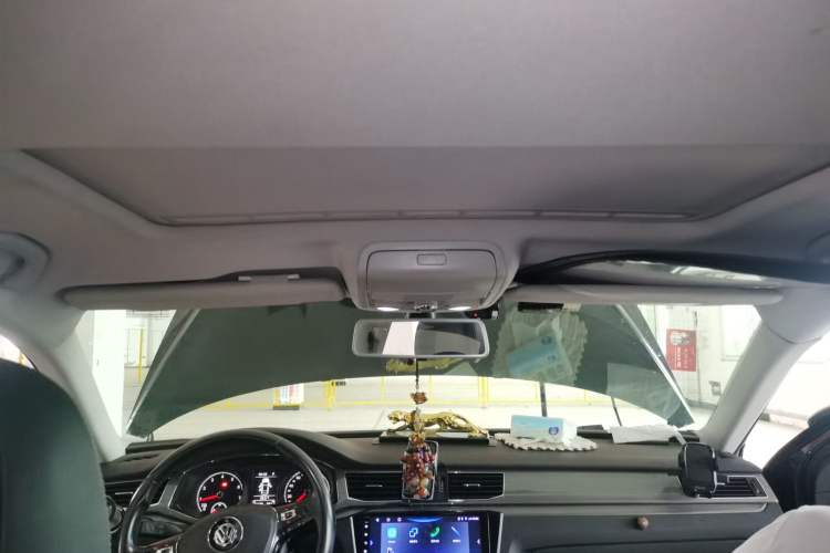 Used Volkswagen Passat 2017 330TSI DSG Luxury Edition Headliner