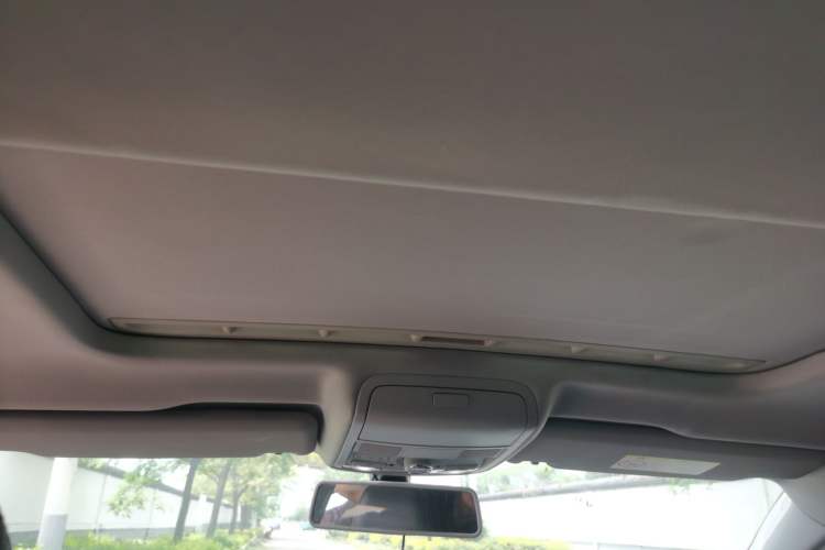 Used Volkswagen Passat 2017 330TSI DSG Luxury Edition Headliner