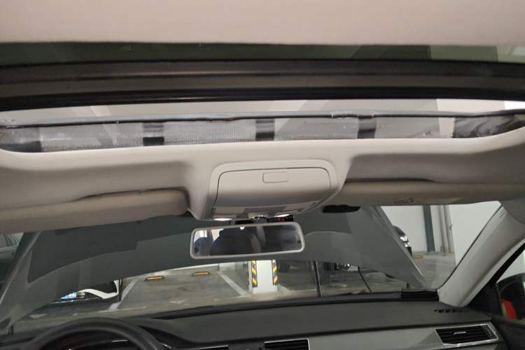 Used Volkswagen Passat 2017 330TSI DSG Luxury Edition Headliner