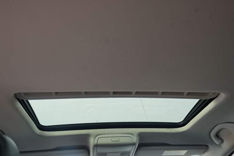 Used Volkswagen Passat 2017 330TSI DSG Luxury Edition Headliner