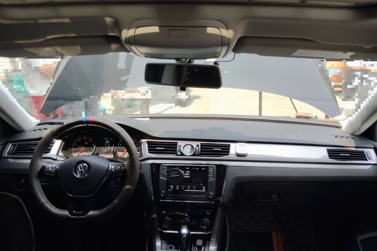 Used Volkswagen Passat 2017 330TSI DSG Luxury Edition Headliner
