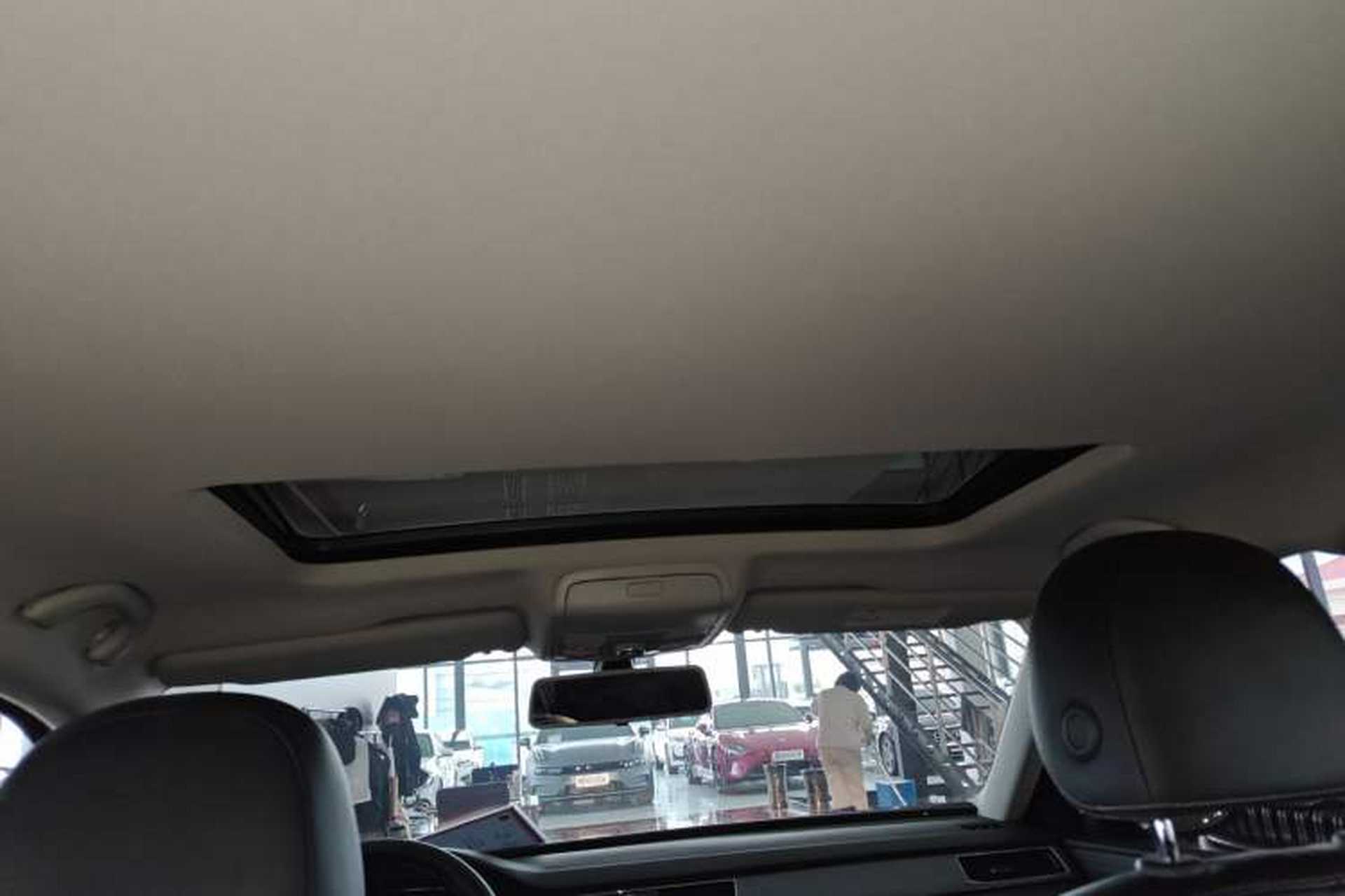 Used Volkswagen Passat 2017 330TSI DSG Luxury Edition Headliner