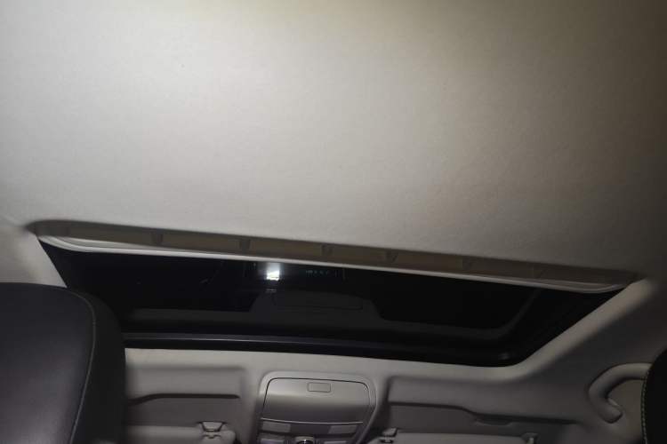 Used Volkswagen Passat 2017 330TSI DSG Luxury Edition Headliner