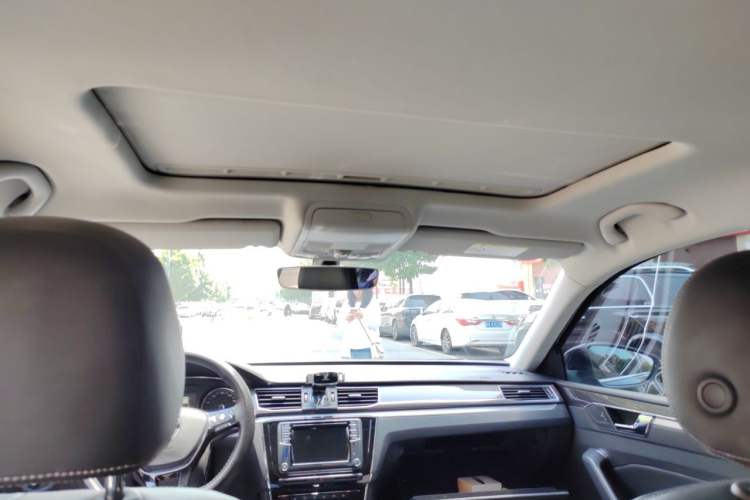 Used Volkswagen Passat 2017 330TSI DSG Prestige Edition Headliner