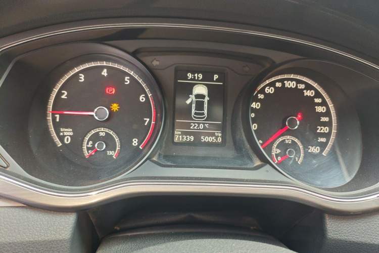 Used Volkswagen Passat 2017 330TSI DSG Luxury Edition Instrument Cluster