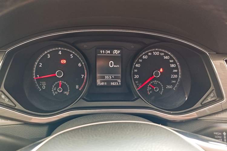 Used Volkswagen Passat 2017 330TSI DSG Luxury Edition Instrument Cluster