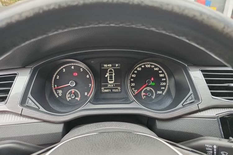 Used Volkswagen Passat 2017 330TSI DSG Luxury Edition Instrument Cluster