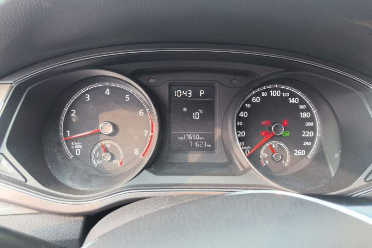 Used Volkswagen Passat 2017 1.8TSI DSG Government Procurement Version (CEA Engine) Instrument Cluster