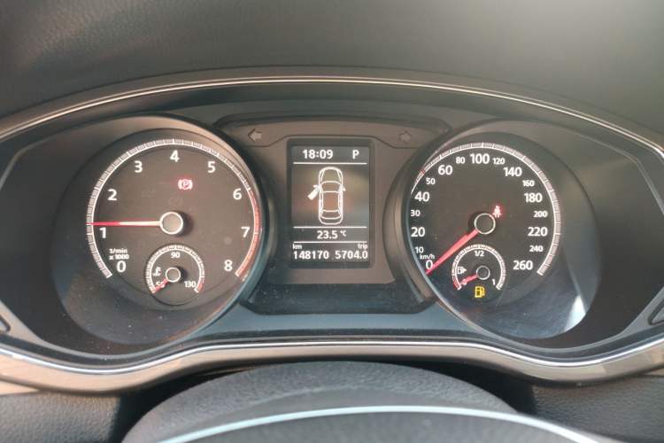 Used Volkswagen Passat 2017 330TSI DSG Luxury Edition Instrument Cluster