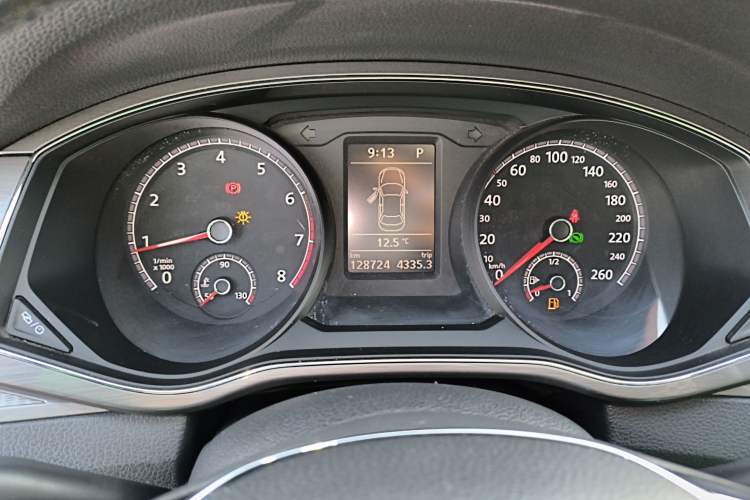Used Volkswagen Passat 2017 330TSI DSG Luxury Edition Instrument Cluster