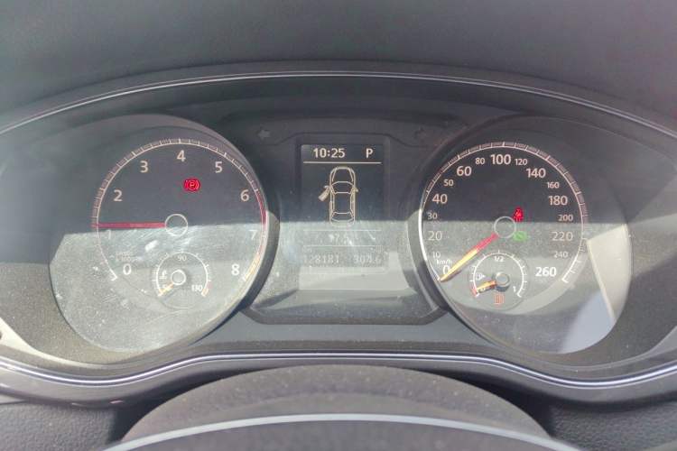 Used Volkswagen Passat 2017 330TSI DSG Luxury Edition Instrument Cluster