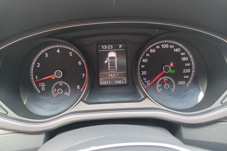 Used Volkswagen Passat 2017 330TSI DSG Luxury Edition Instrument Cluster