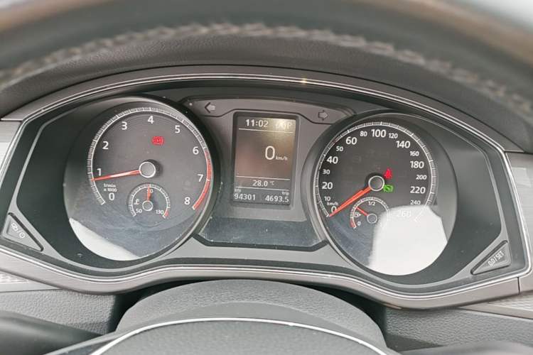 Used Volkswagen Passat 2017 330TSI DSG Luxury Edition Instrument Cluster