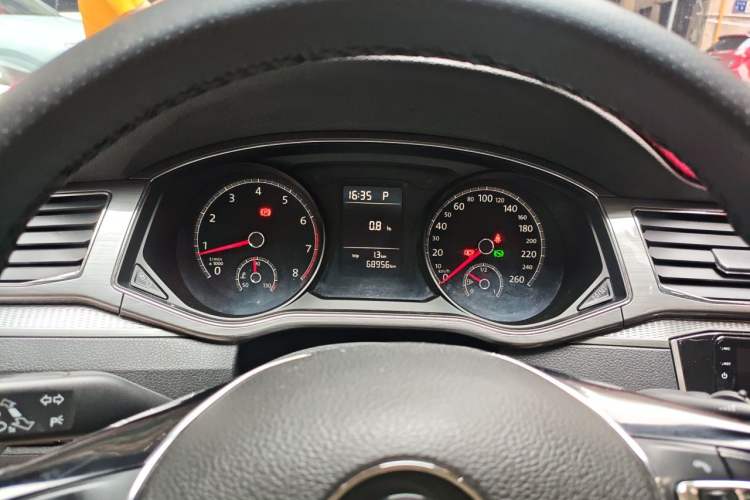 Used Volkswagen Passat  Instrument Cluster