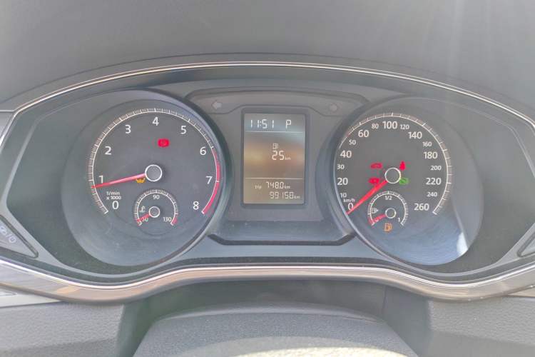 Used Volkswagen Passat 2017 1.8TSI DSG Government Procurement Version (CEA Engine) Instrument Cluster