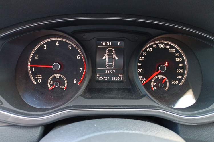 Used Volkswagen Passat 2017 330TSI DSG Luxury Edition Instrument Cluster