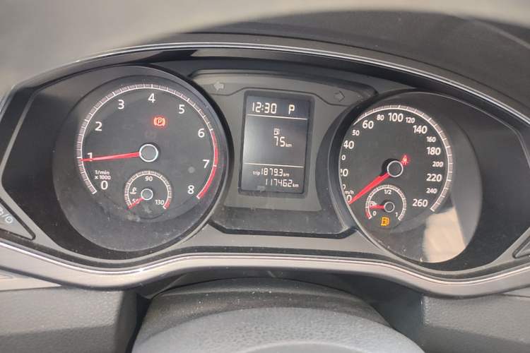 Used Volkswagen Passat  Instrument Cluster