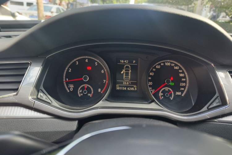 Used Volkswagen Passat 2017 330TSI DSG Luxury Edition Instrument Cluster