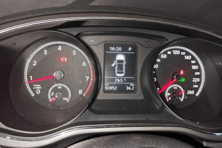 Used Volkswagen Passat 2017 330TSI DSG Luxury Edition Instrument Cluster