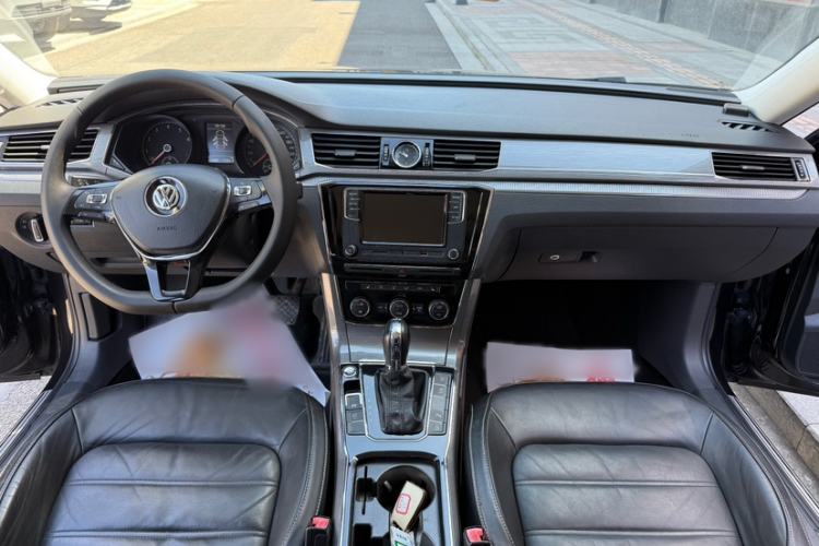 Used Volkswagen Passat 2017 330TSI DSG Luxury Edition Interior 1