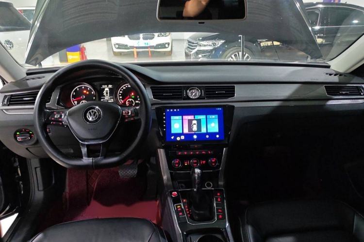 Used Volkswagen Passat 2017 330TSI DSG Luxury Edition Interior 1