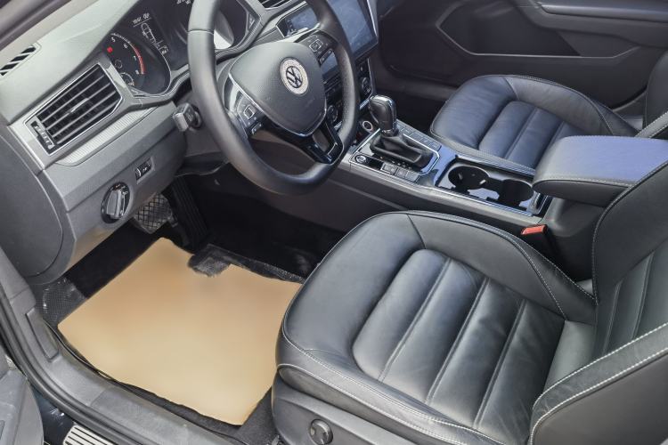 Used Volkswagen Passat 2017 330TSI DSG Luxury Edition Interior 1