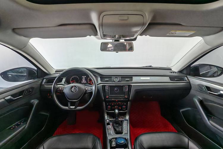 Used Volkswagen Passat 2017 330TSI DSG Luxury Edition Interior 1