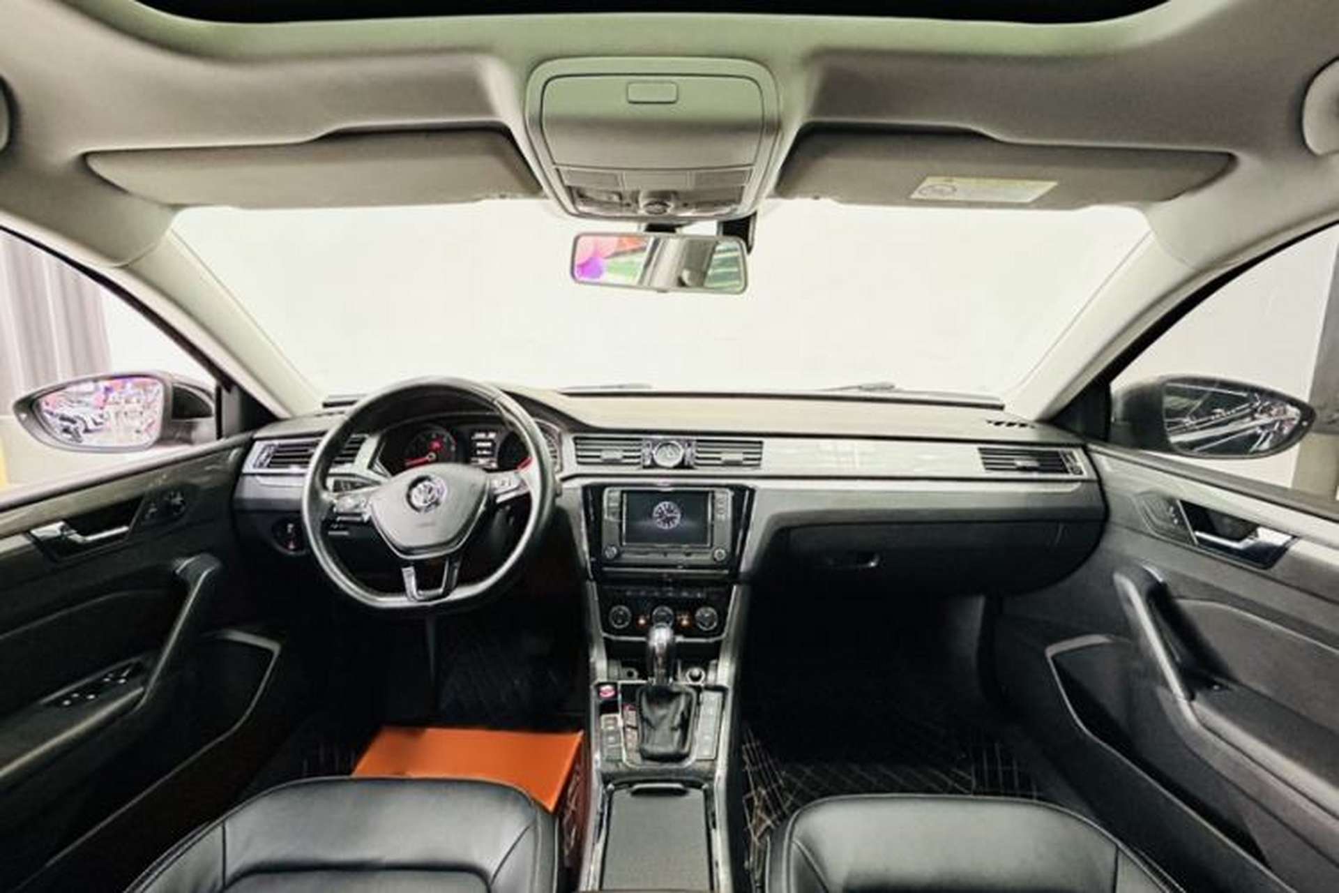 Used Volkswagen Passat 2017 330TSI DSG Luxury Edition Interior 2