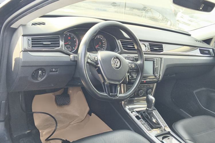 Used Volkswagen Passat 2017 330TSI DSG Prestige Edition Interior 2