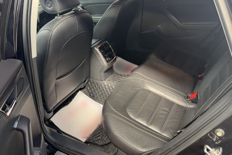 Used Volkswagen Passat 2017 330TSI DSG Luxury Edition Interior 2