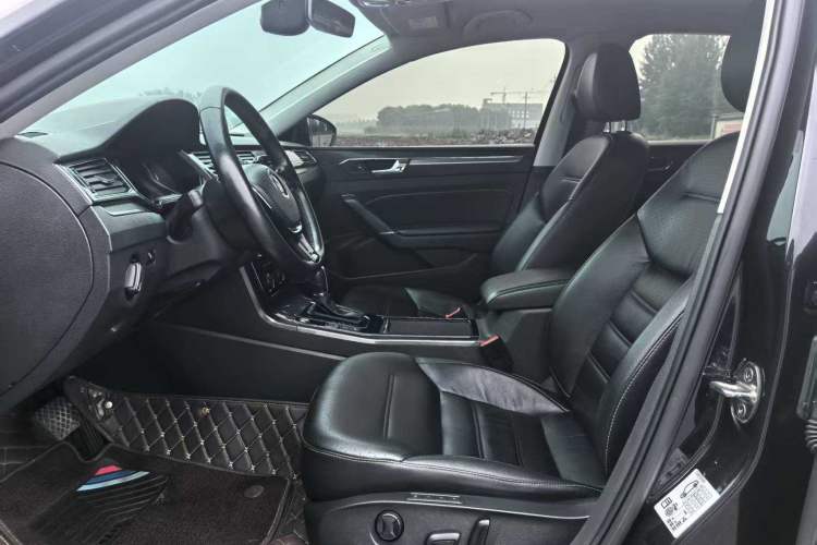 Used Volkswagen Passat 2017 330TSI DSG Prestige Edition Interior 2