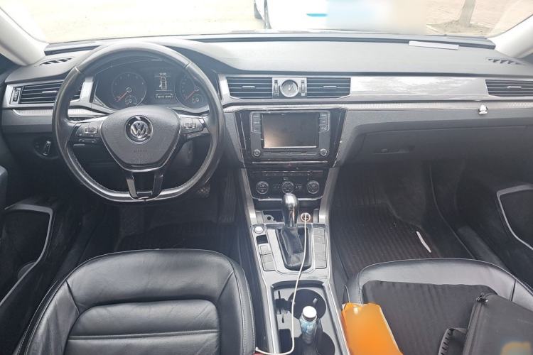 Used Volkswagen Passat 2017 330TSI DSG Luxury Edition Interior 2