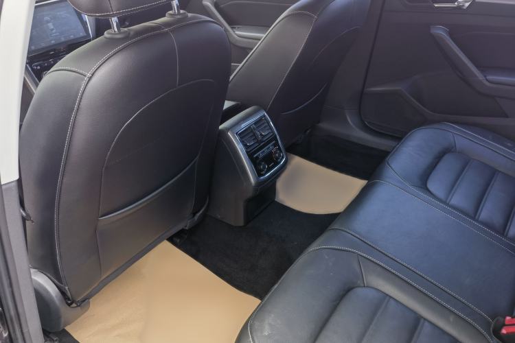 Used Volkswagen Passat 2017 330TSI DSG Luxury Edition Interior 2