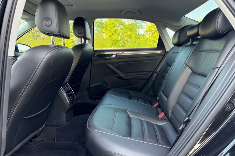 Used Volkswagen Passat 2017 330TSI DSG Prestige Edition Interior 3