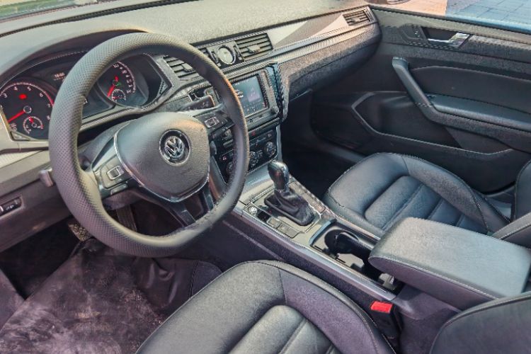 Used Volkswagen Passat 2017 330TSI DSG Luxury Edition Interior 3