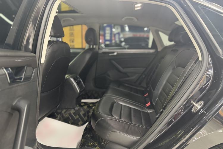 Used Volkswagen Passat 2017 280TSI DSG Luxury Edition Interior 3