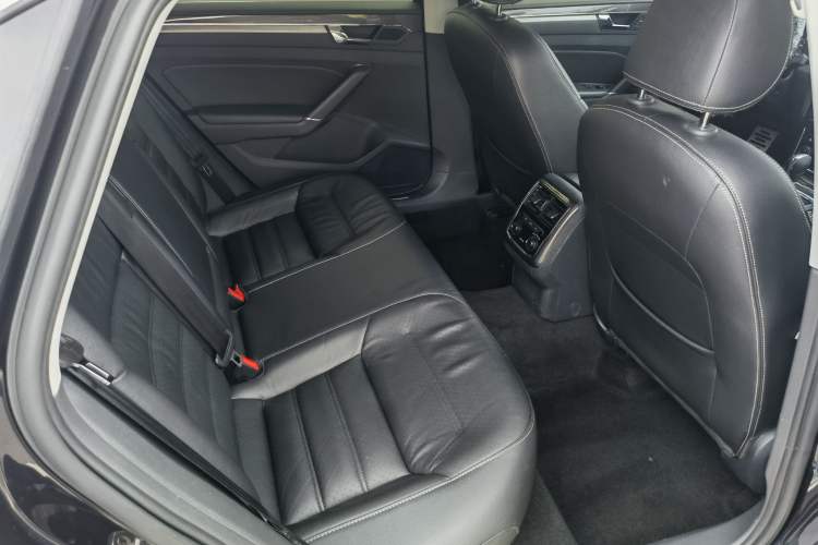 Used Volkswagen Passat 2017 330TSI DSG Prestige Edition Interior 3