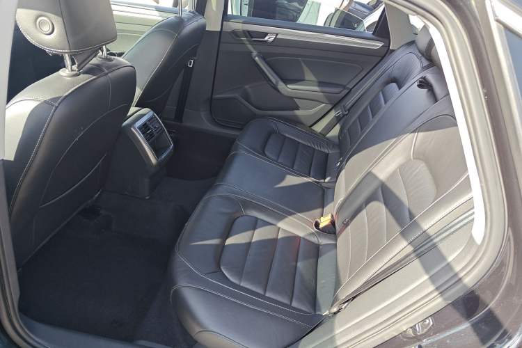 Used Volkswagen Passat 2017 1.8TSI DSG Government Procurement Version (CEA Engine) Interior 4