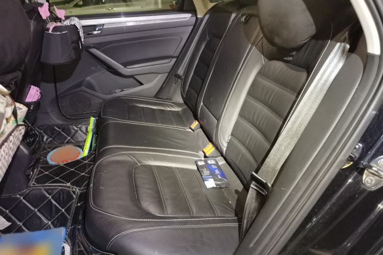 Used Volkswagen Passat 2017 280TSI DSG Luxury Edition Interior 4