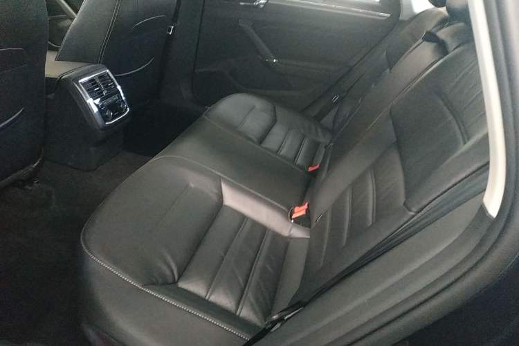 Used Volkswagen Passat 2017 330TSI DSG Prestige Edition Interior 4