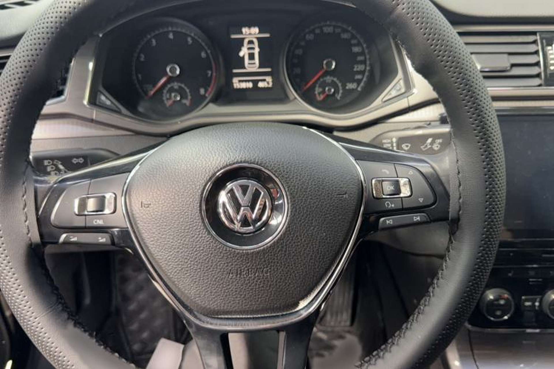 Used Volkswagen Passat 2017 330TSI DSG Luxury Edition Interior 5